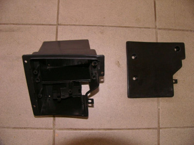 box pro baterii  - plast - Kingway skutr Coliber a Jazz 50