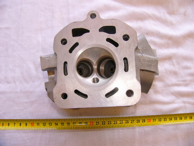 hlava 250  pro vodou chlazeny motor