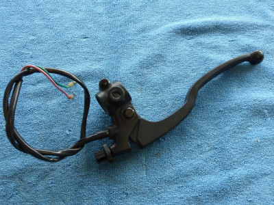 Leva spojkova packa zavit 10mm zrcatko cidlo brzda