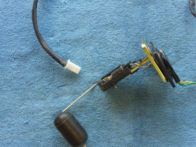 plovak nadrze - merak paliva