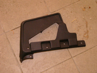 pravý zadní kryt blatníku a světla