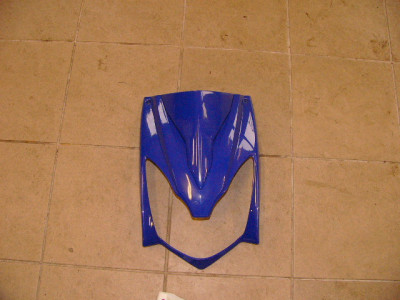 přední maska - kryt světla