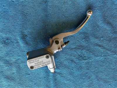 Pumpa prava x-motos uni