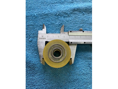 Rolna kladky uni guma  dira 12mm