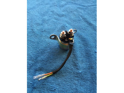 Startovaci civka drzak dvakrat konektor