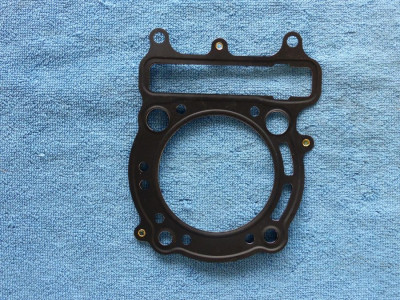 tesneni pod hlavu - plech